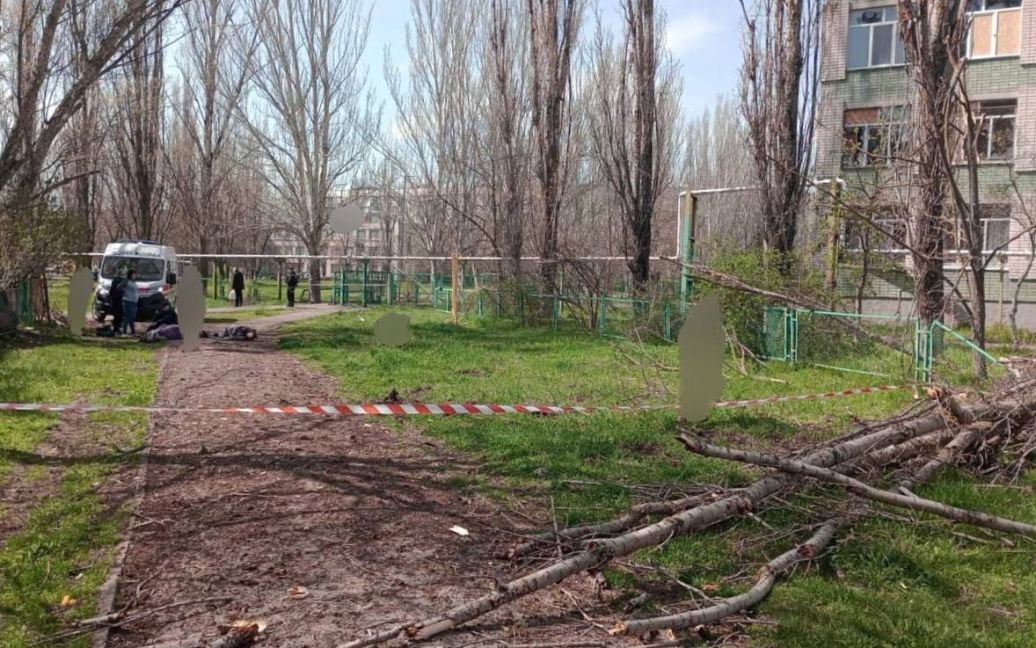 Мені тепер лише в армію! Чоловік та батько загиблих сьогодні у Херсоні жінок вирішив приєднатись до ЗСУ