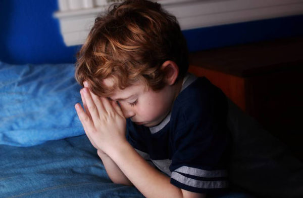 Коротка, але надзвичайно сильна молитва на ніч перед сном: просіть заступництва у Бога. Бажане прибуватиме до дійсно віруючої людини