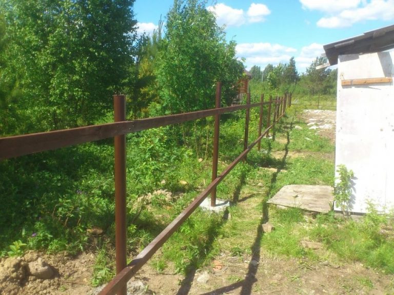 Ніколи не бетонуйте стовпи вашої огорожі і ось чому. Гіркий досвід