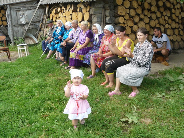 Багатий батько хотів показати синові, як живуть «бідні люди». Але тоді син підносить батькові справжній урок!