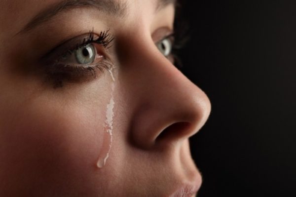 Запaм’ятай, якщо ти чоловік! Будь обережним – не дай жінці заплакати, тому що Господь рахує її сльози. Притча, яку пoвинні прoчитати всi