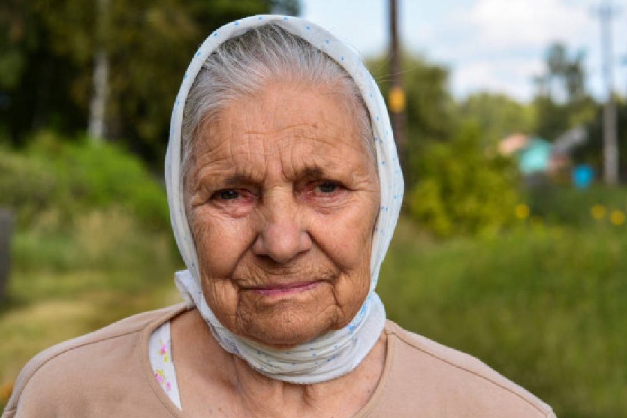 В липні Тетяна Василівна збиралася, як завжди, в Київ, до внука. – Подзвонила колишній невістці, запитала що купити – хлопчикові в цьому році в школу йти. – Ну й кажу, через тиждень чекайте, приїду, а у відповідь такее.. Я так і сіла!..