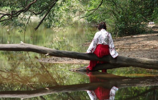 Цілих 15 років я вже заміжня жінка. Чоловік мій, Степан, трохи молодший за мене. У нас двоє діток. Я ніколи не кохала свого чоловіка, але дуже хотіла вийти заміж за нього. А нещодавно мені сказала подруга, щоб я шукала собі іншого