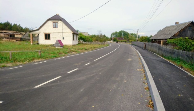 Перед Новим роком ми з дружиною зібрали родину і повідомили, що купили земельну ділянку. Попросили в батьків трохи грошей, щоб побудувати будинок. Моя мама сказала, що вона гроші дасть тоді, коли таку саму суму дасть і моя теща. Дружина, після цього, покликала мене в іншу кімнату і розказала правду про свою маму