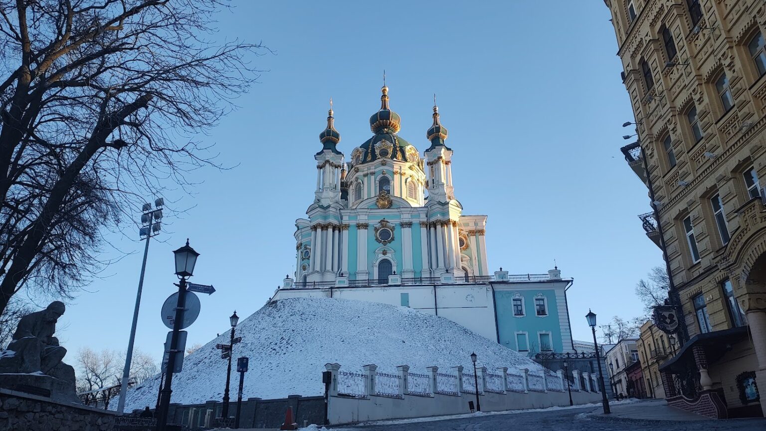 Ти зняв ВСІ МОЇ гроші! Без попередження, без обговорення! Ти розумієш, що то було…