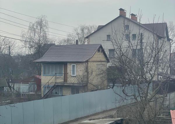 З самого дитинства у мене з батьком були не дуже добрі стосунки. У пам’яті спливають моменти, коли я, ще зовсім маленька, випадково розбила його улюблену попільничку, після чого цілий день була покарана в кутку