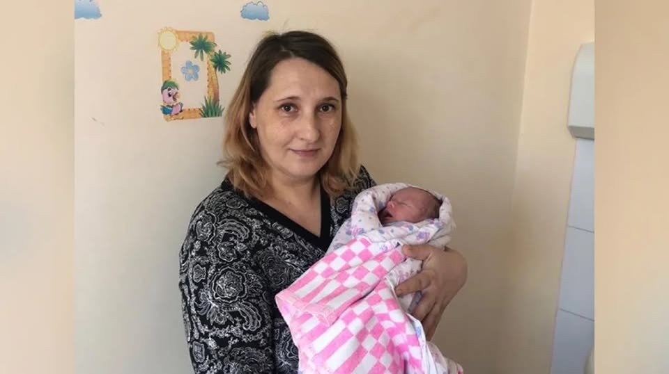 Я йшла на кухню і раптом почула розмову чоловіка з кумом. В мене волосся дибки стало від почутого