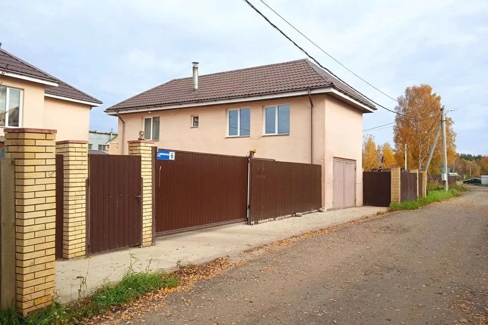 В суботу я з дочками поїхала в гості до нової дружини чоловіка. Після 24 років шлюбу він пішов до молодої