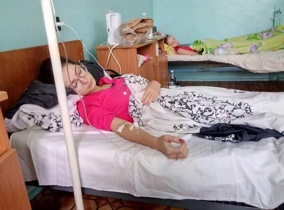 – А чому до вас ніхто не приходить? – Два тижні я лежала з молодою жінкою в одній палаті, та відвідувачів у неї взагалі не було