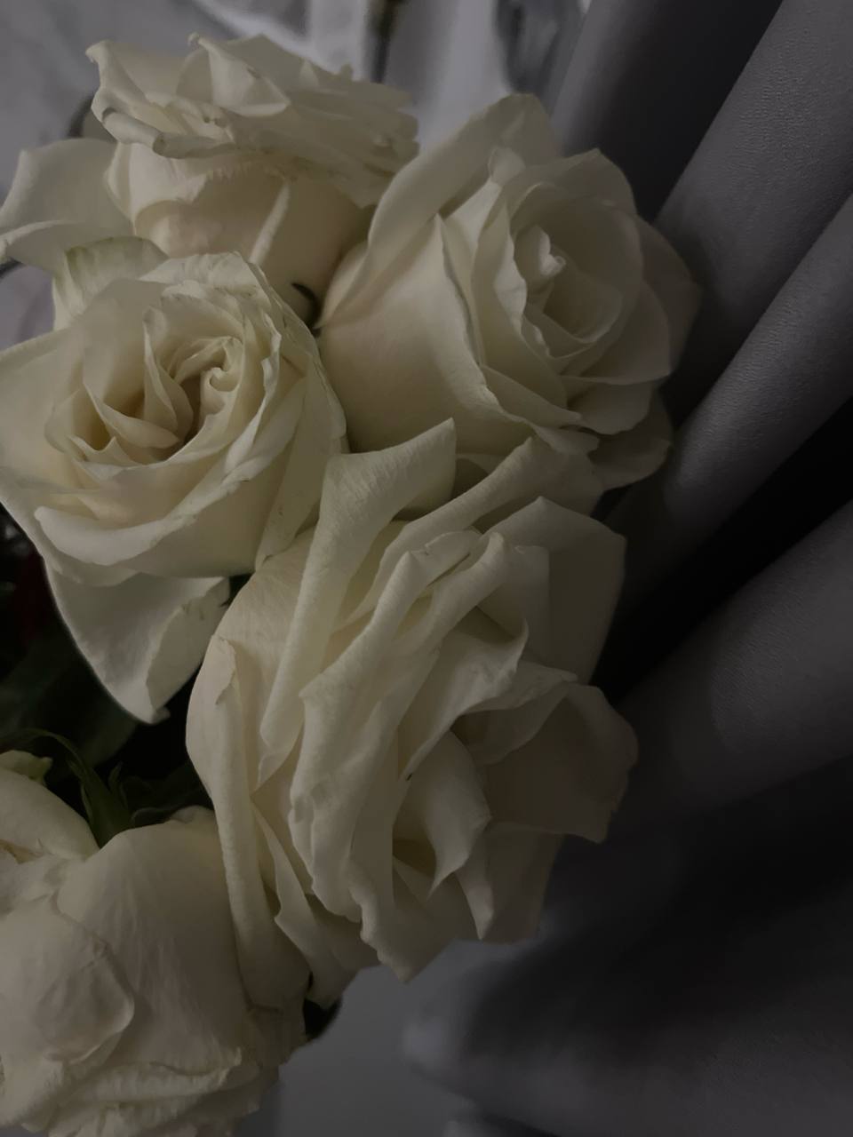 – Знаєш, – сказав Андрій, обіймаючи дружину, – я зрозумів одну просту річ. Неважливо, скільки ти заробляєш. Важливо, хто ти є насправді