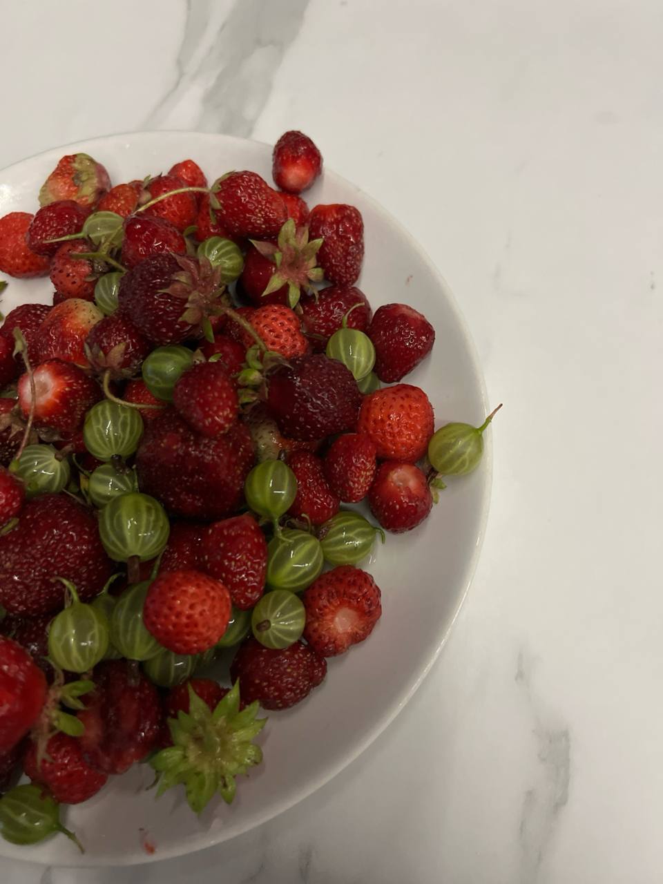 – Мамо, ми приїхали поговорити про спадщину. Якраз минає три місяці, й незабаром доведеться оформлювати документи — хто й що отримає. Ми хочемо заздалегідь визначитися, щоб потім не гаяти часу на суперечки