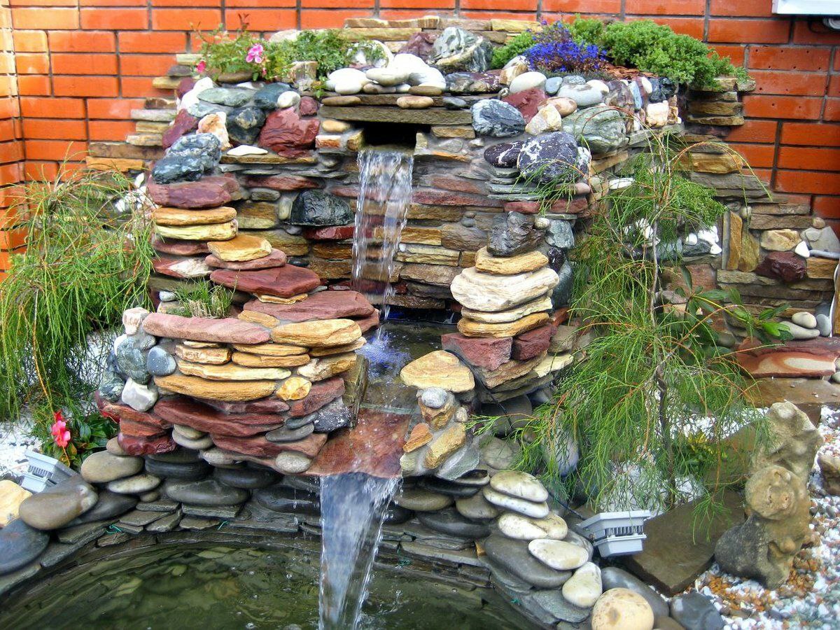 І ось до матері і сестри Дмитра дійшла інформація, що Ольга шукає няню. Незабаром Ірина Борисівна і Ніна вже сиділи на кухні у Дмитра і Олі. — Мамо, ви з Ніною чомусь не попередили, що прийдете в гості. Щось сталося? — поцікавився у своїх родичок Дмитро. — Мені що, щоб до сина і онука прийти, потрібно дозволу питати? Мати з сестрою завадили? Нам піти? — розсердилася Ірина Борисівна.