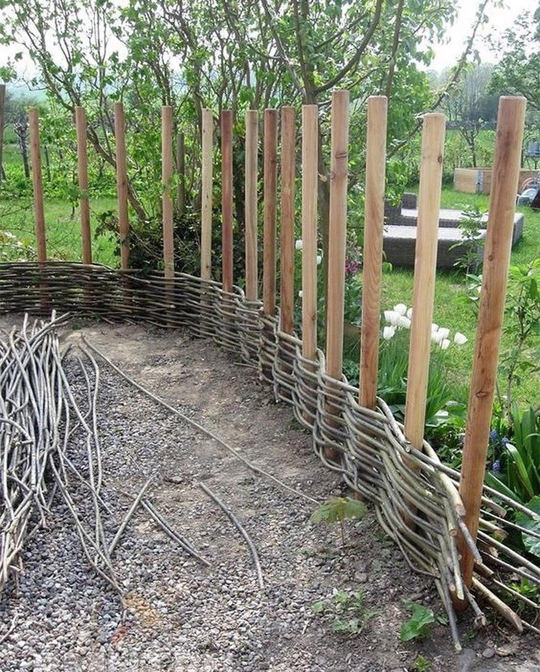 — Тільки спробуй поїхати зі своїми друзями за місто і залишити мене тут зі своєю матір’ю! Я відразу тоді на розлучення подам і поїдеш жити до неї в село