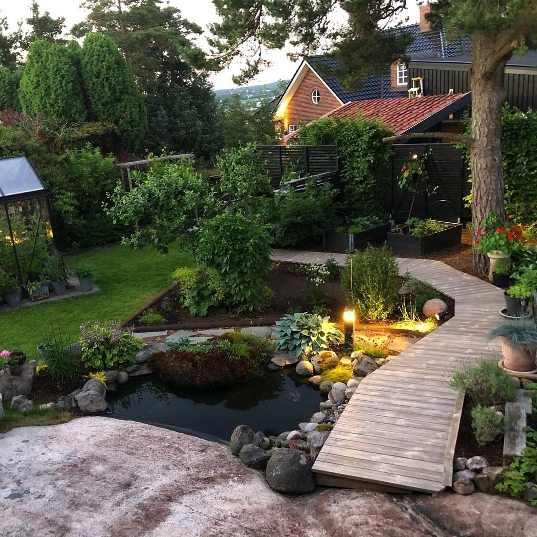 – Матвію, – покликала Ліза нареченого, який у цей час вийшов на кухню. – Христина сказала, що ти хочеш прописати своїх батьків у моїй квартирі. Це правда? – І коли ти збирався про все це мені сказати? – Запитала Ліза. – Після весілля?