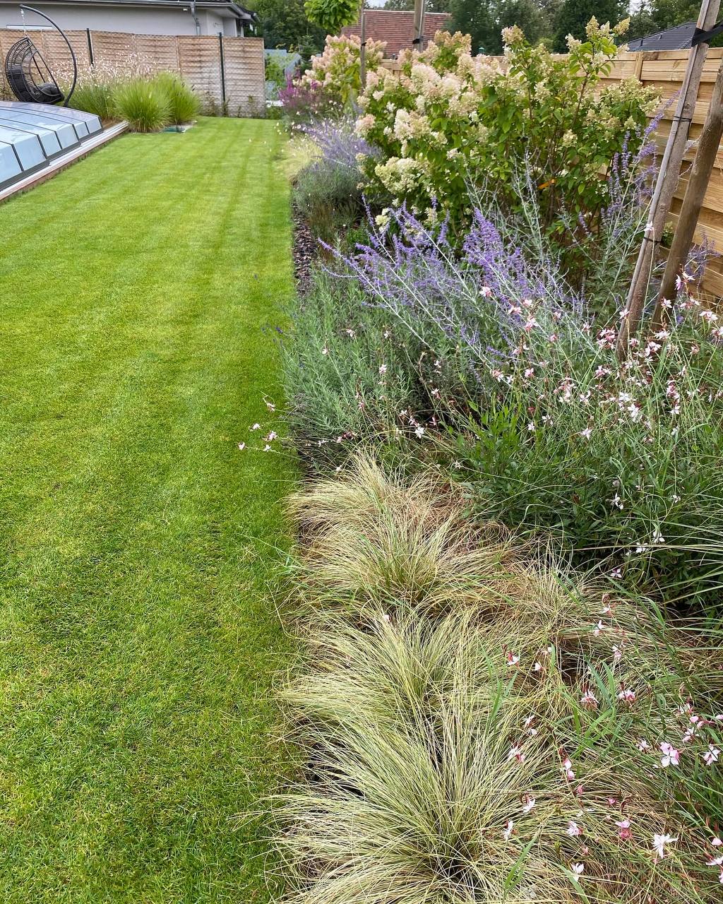 – Дякую, Дарино. За онучку дякую. Андрію я не казав ще. Поїдемо