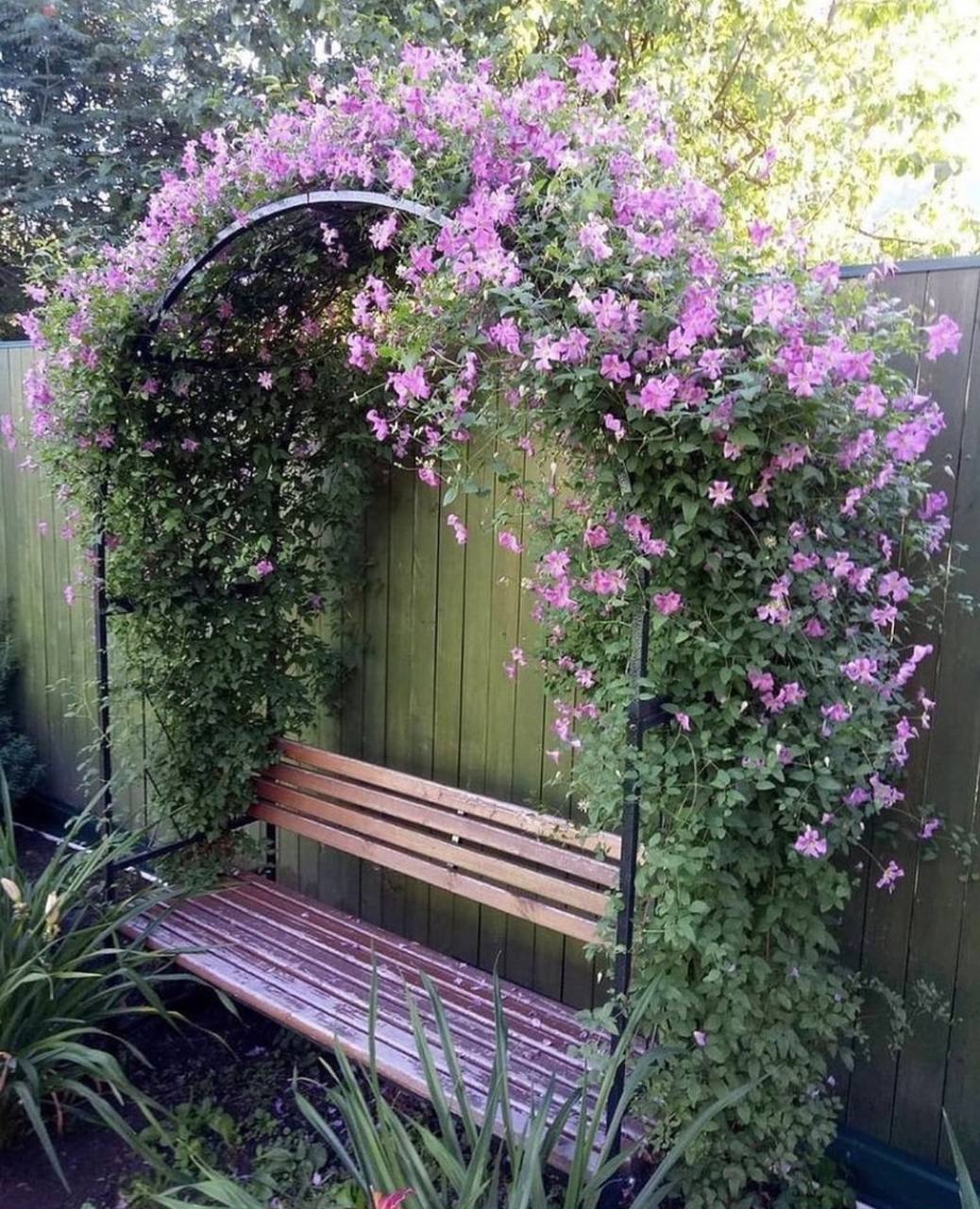 – Я планувала легкий флірт, невелике захоплення, а він із речами до мене. Ви не могли б його забрати назад