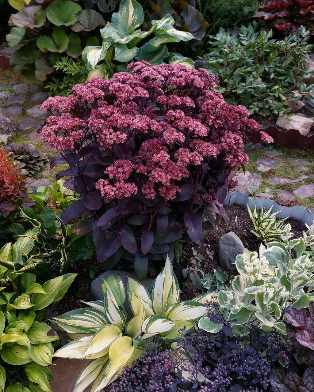 У спальні свекрухи вона виявила якусь незнайому дівчину, яка з нахабним виглядом поцікавилася в Кирила, що за тітка до них увірвалася