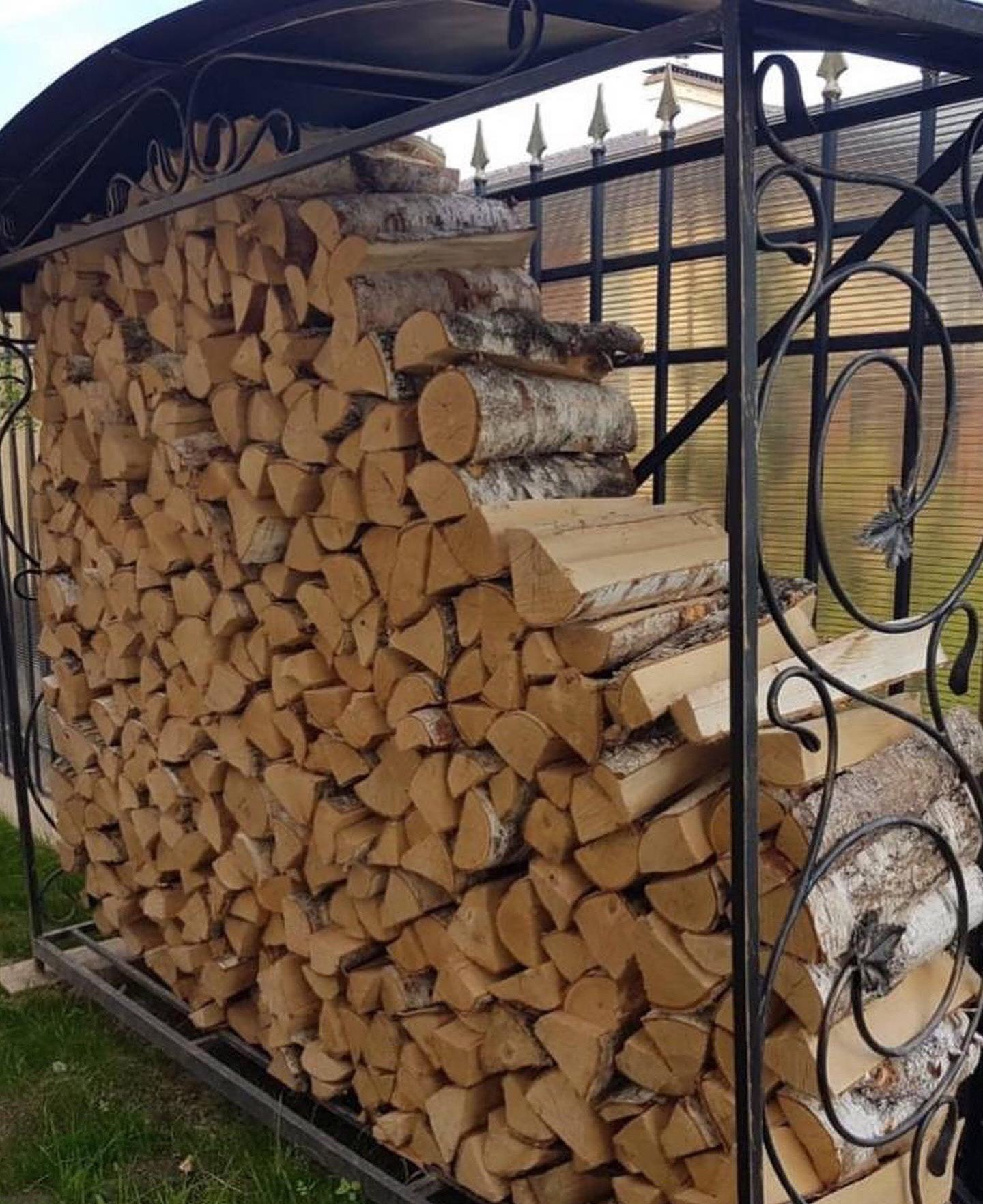 – Ти тільки дружину раніше часу не лякай! – Це треба акуратно, Сашко, акуратно! – Почула вона тихий голос свекрухи, й остовпіла