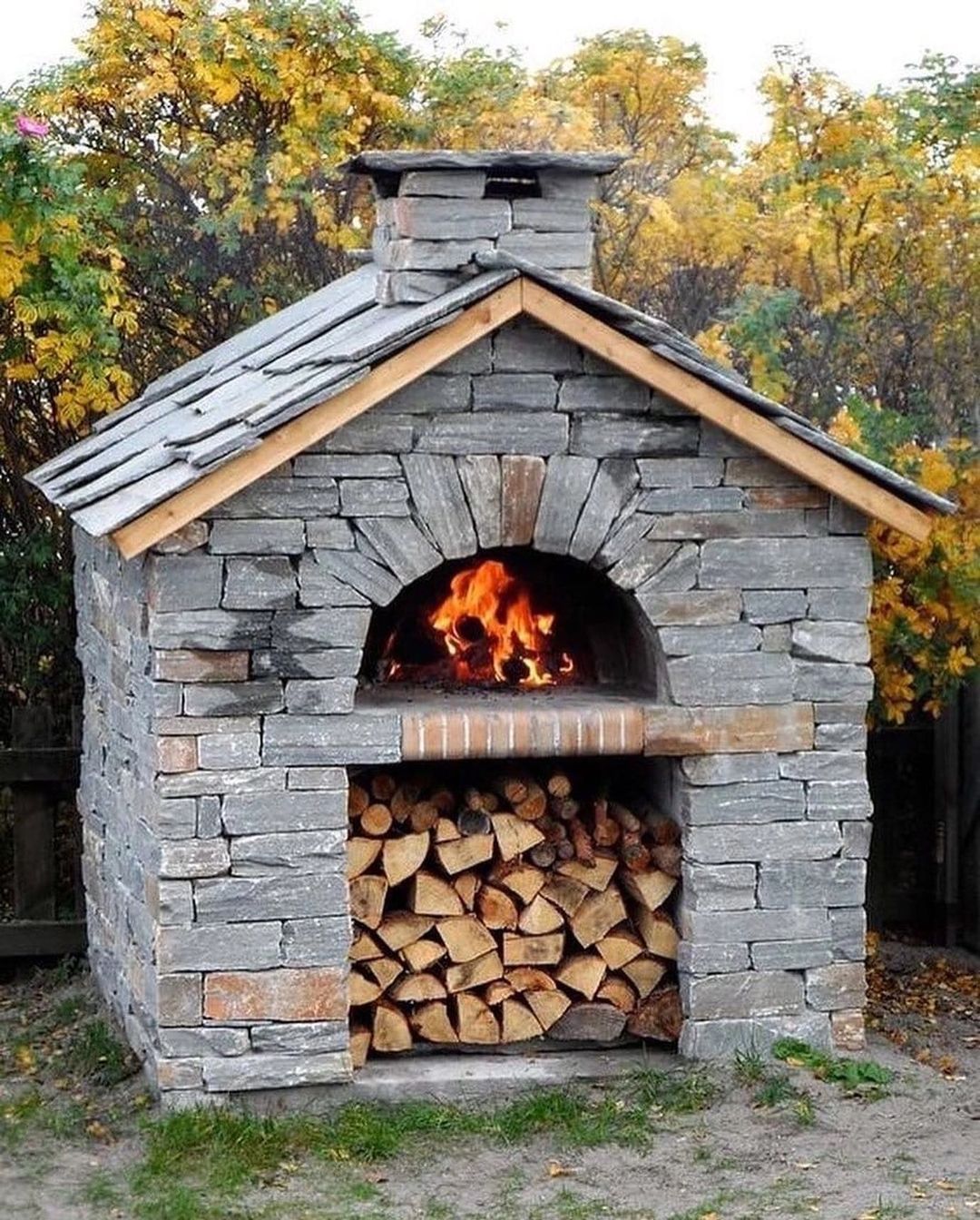 Усе, справа вирішена й оскарженню не підлягає! Будинок є, отже, гостей приймати можете. А все, що потрібно, ми з собою привеземо