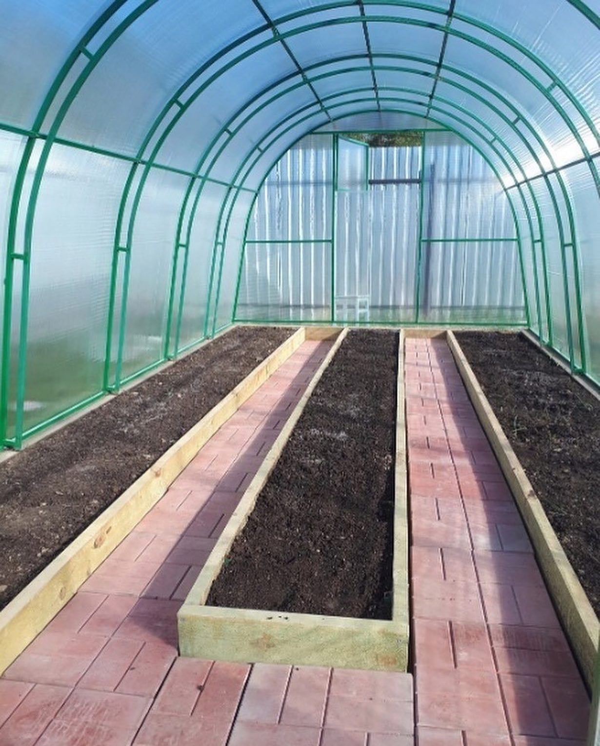 Під час деkрету до мене прийшла свекруха і стала вимагати, щоб я вийшла на роботу. Ви рішила розповісти про все чоловікові – але такої відповіді від нього не чекала