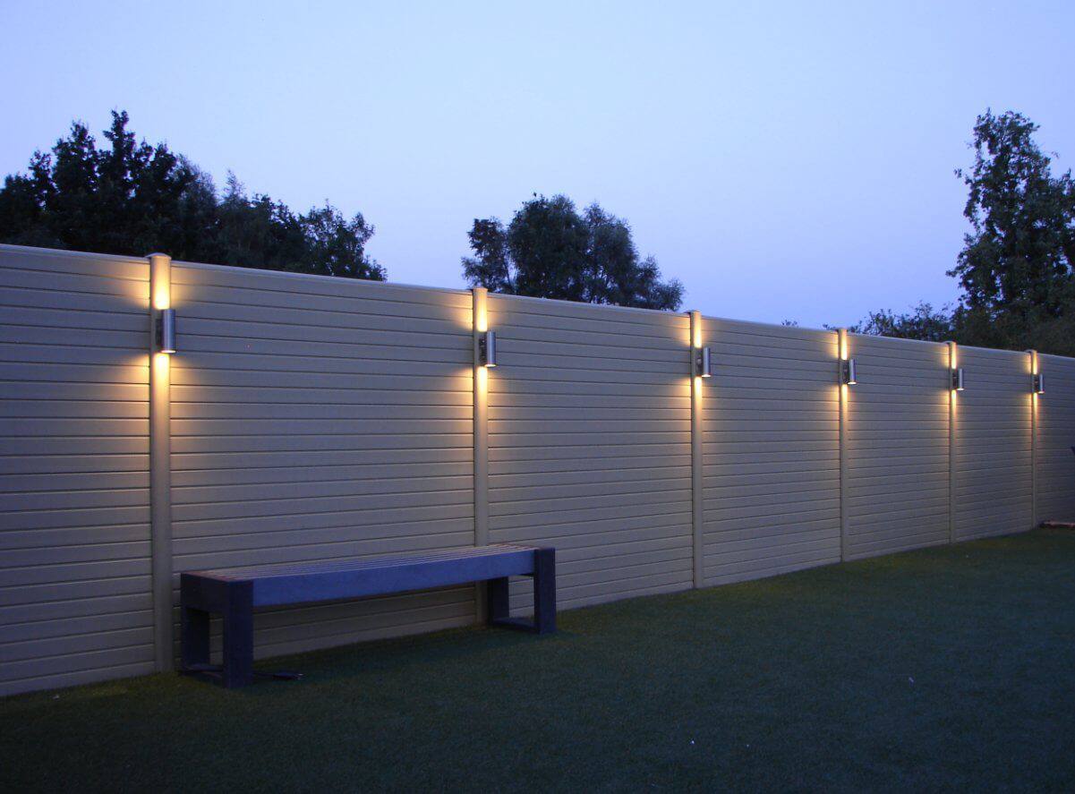 – Краще б тобі переді мною було соромно, мамо. І за вкрадені в мене цукерки, і за те, що ти мене з моєї кімнати постійно виганяла