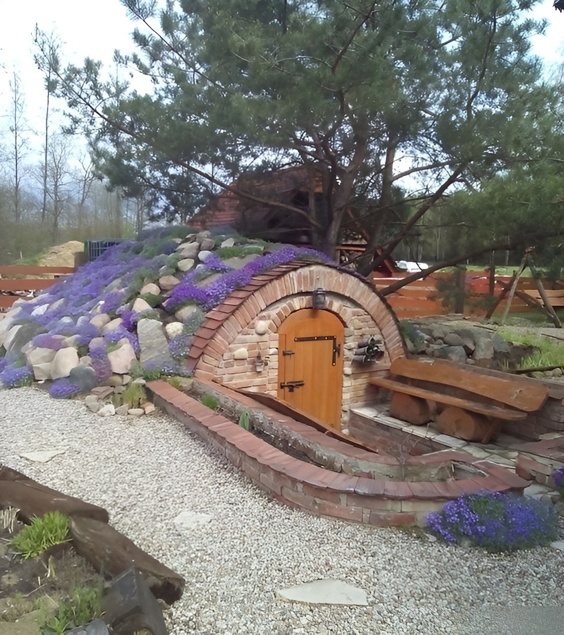 Так, це правда, я покинула лежачу свекруху і поїхала на море. Але, як в тому анекдоті, не покинула, а залишила на сина, не лежачу, а дуже навіть одужуючу і не на море, а на заробітки в Італію. А так все вірно, я нарешті їх всіх покинула самих на себе