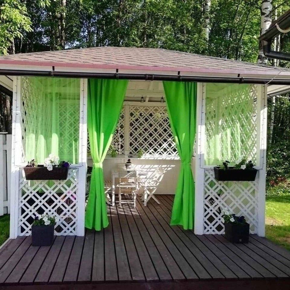 Мамо, ти ж мене попередь, коли Богдан з Іриною до тебе їхати будуть. Я в той день краще з Євою дома залишусь, – сказала мені дочка. – А що таке? Чим вона тобі не догодила? – Я вже це не раз помічала. Як тільки вона з’являється біля нас, я Єву не можу декілька днів заспокоїти. Вона капризує через все. Я не нагнітаю, але Богдан одружився на такій людині, в якої “погані очі”, – відповіла мені Орися. І ви знаєте, я її повністю підтримую, бо не раз бачила наслідки Ірининих “очей” на собі