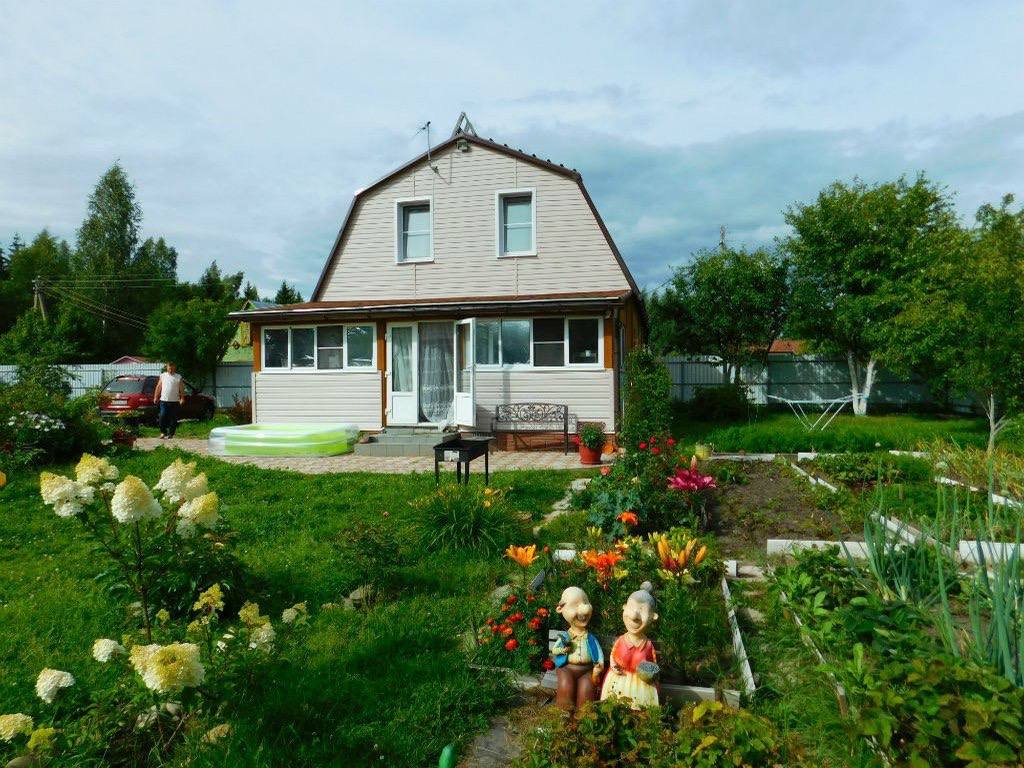 – Знаєте що, Олю? Виходьте за мене заміж! Не зараз, звичайно. Через рік! Вам же треба дізнатися мене краще