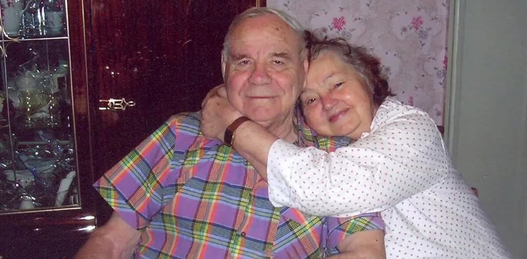 – Доню, я захворів! Приїдь бодай на деньочок! – Після того, що ти зробив?! Ні, я маю дбати про вітчима, а ти давай собі раду сам!