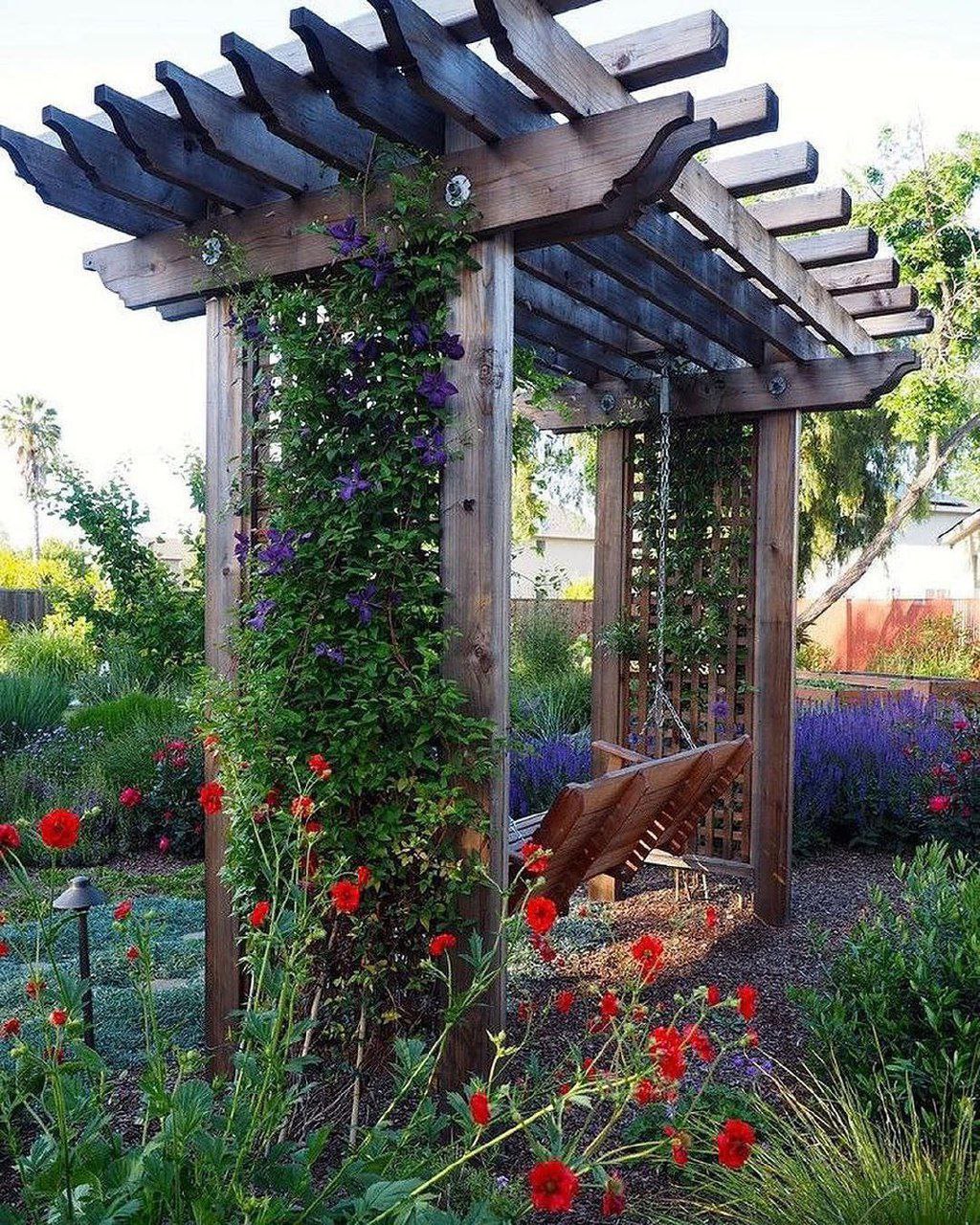 Подала до суду на власного сина та виселила з квартири