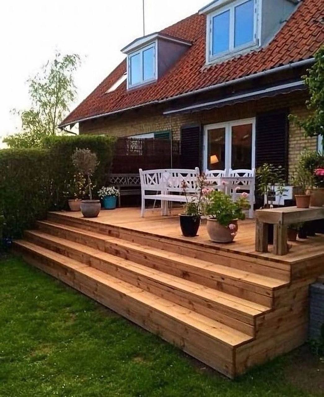 Я дуже сподівалася, що мій другий шлюб складеться, адже я вважала себе вже зрілою жінкою, бо було мені тоді тридцять п’ять років і я не так хотіла кохання, як хотіла родину і дітей