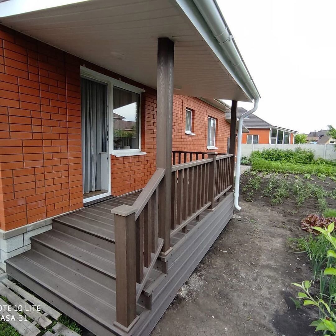 У моїх дочок між собою завжди була якась нездорова конкуренція, хоча я щосили намагалася обом дати все, що їм потрібно, але це не допомогло