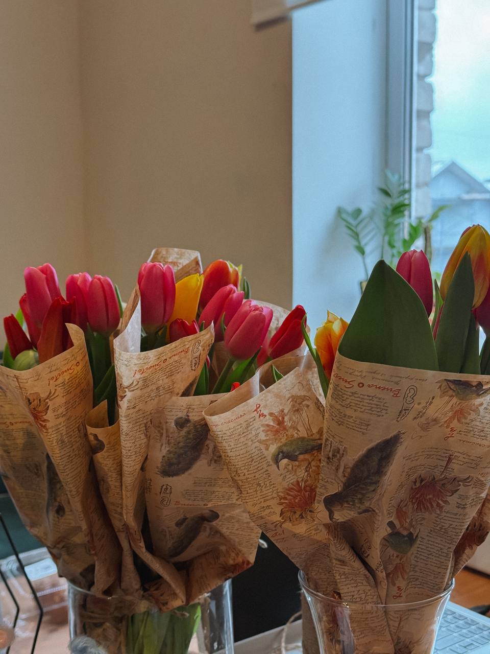 Ти теж зустрінеш свою людину. Ми різні, зрозумій. Можливо, я ніколи і не кохав тебе. Я сам не знаю, але зустрів її і зрозумів, що не можу бути з тобою