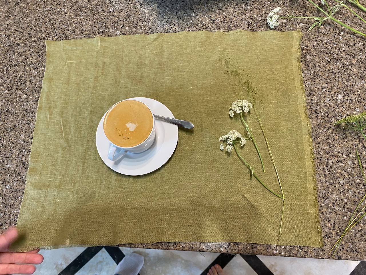 Двадцять п’ять років разом прожили, а пішов і жодного разу не подзвонив. Вона не зможе взяти і пробачити його, почати все спочатку