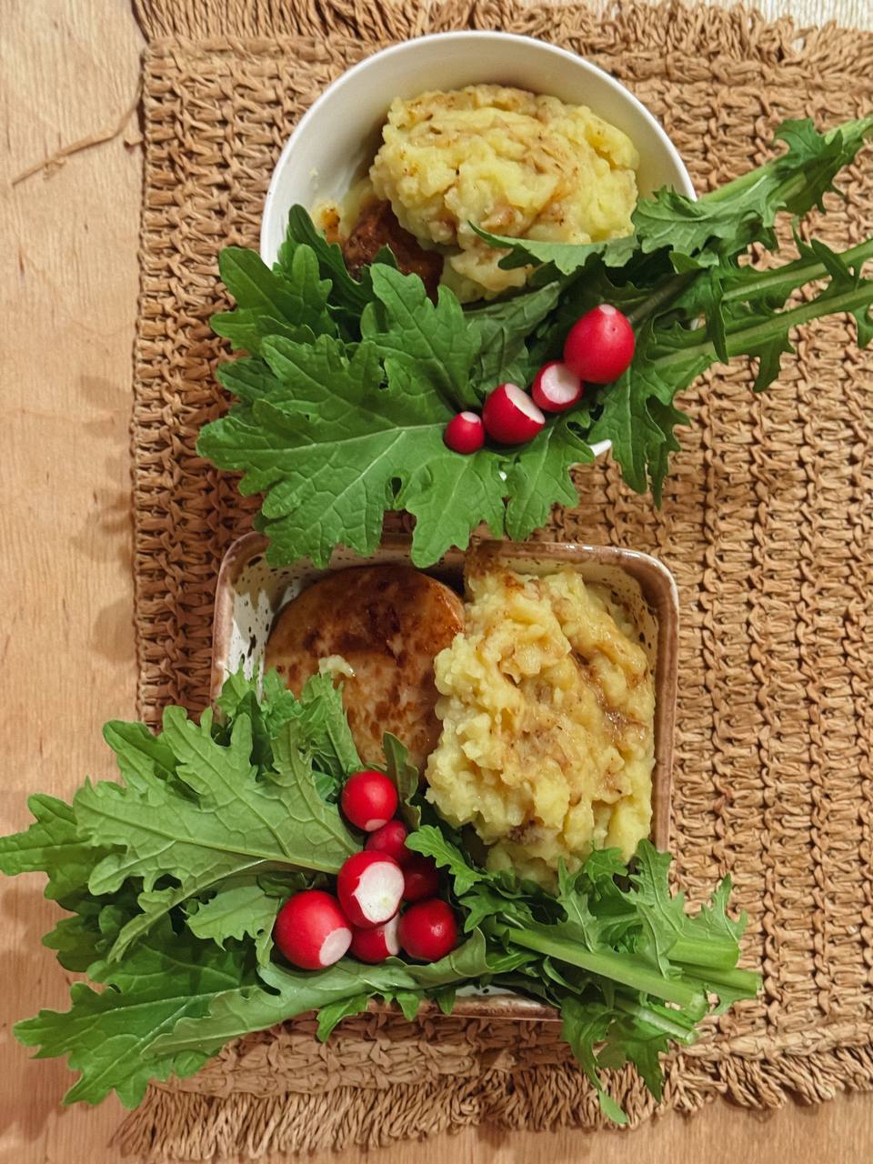 — Знаєш, у чому різниця? Раніше я думала, що це мій дім. А тепер знаю — я тут ніхто