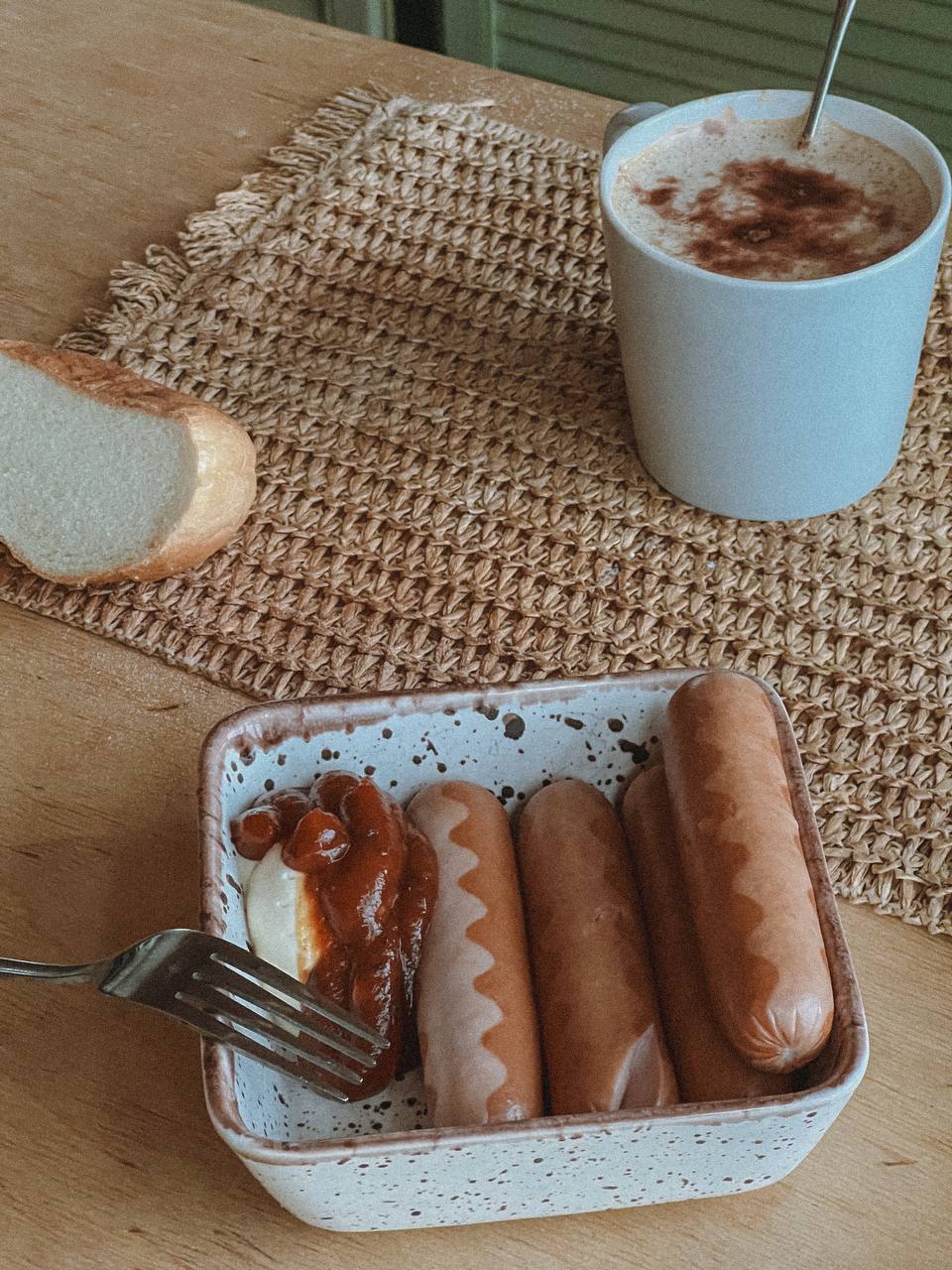 — Я не можу кинути живу істоту, Валю. Не можу робити вигляд, що мені все одно. Цей щеня довіряє мені. Для нього я — весь світ