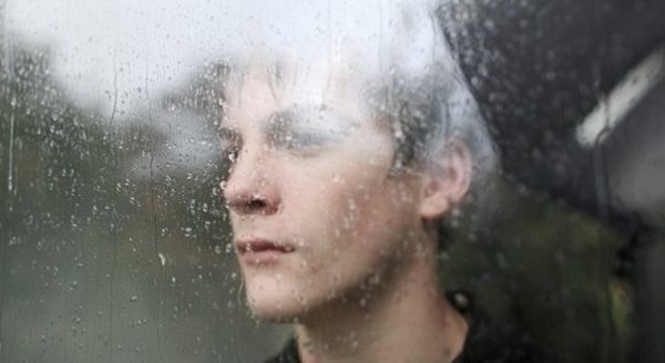 Мама пішла тихо і непомітно. Навіть ніхто не почув її останнього подиху. Тепер я став дорослим