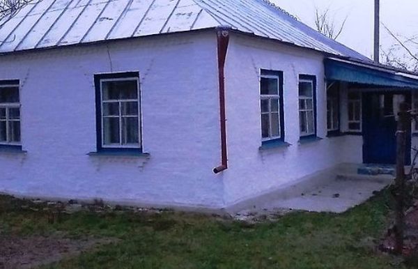 В той день, несподівано, біля хатини Соломії зупинилося дороге авто. То приїхали діти з далекого міста. Сердиті донька та зять мали до матері серйозну розмову. Соломія про це не здогадувалася, тому зустріла їх на порозі зі щирою посмішкою