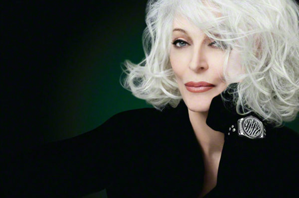 Я змогла почати жити тільки в 55 років. З одною валізою я прийшла в порожні стіни своєї нової квартири