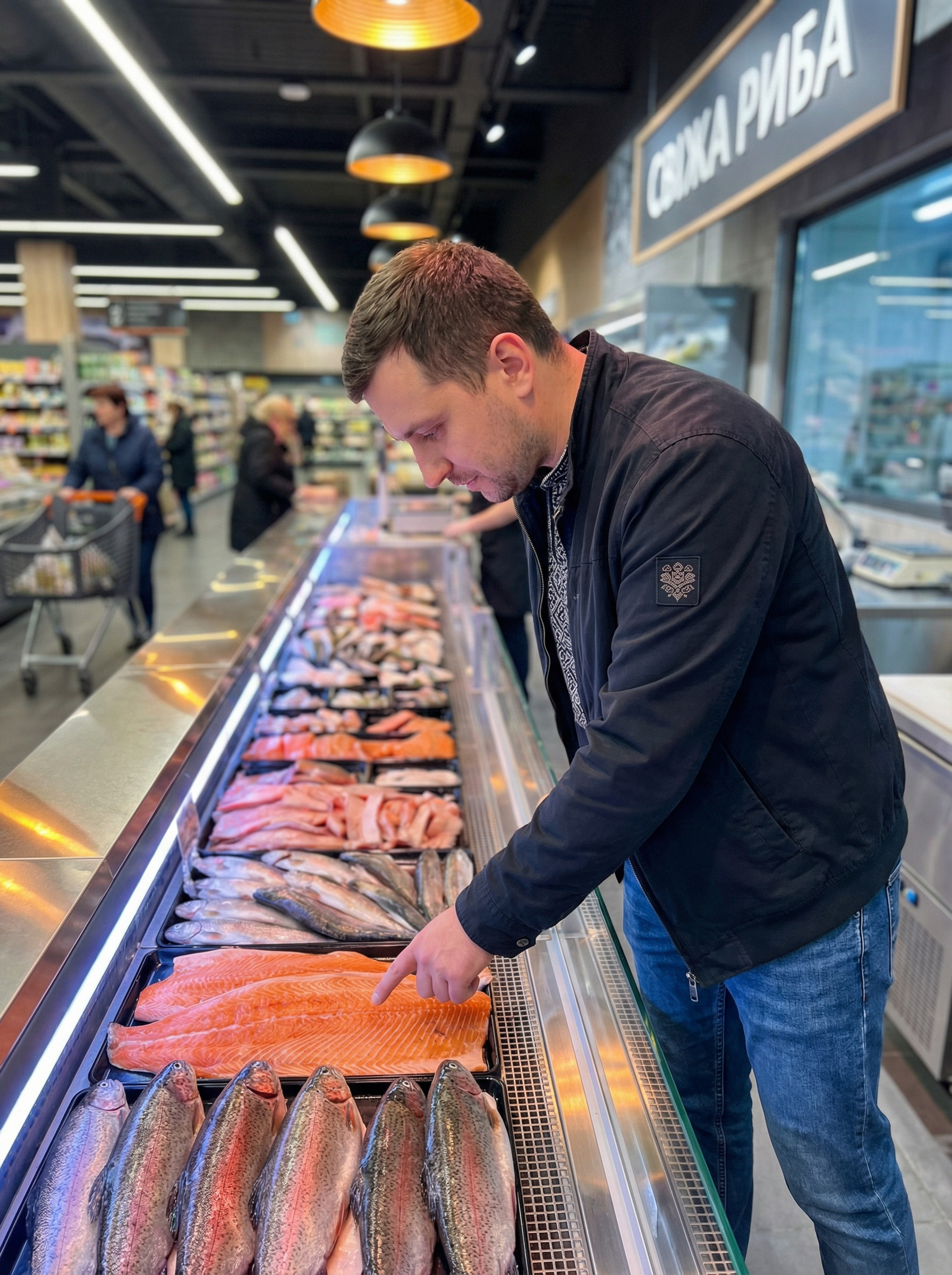 — Здоровенний шматок червоної риби, – поділилася я зі свекрухою. — І більше помсти не буде? – запитала мама Матвія. — Не буде, – кажу, – просто хочу дати йому відчути, дорікнути, він негарно чинив. — За що я тебе і ціную, – кивнула мама чоловіка, – не мстива ти