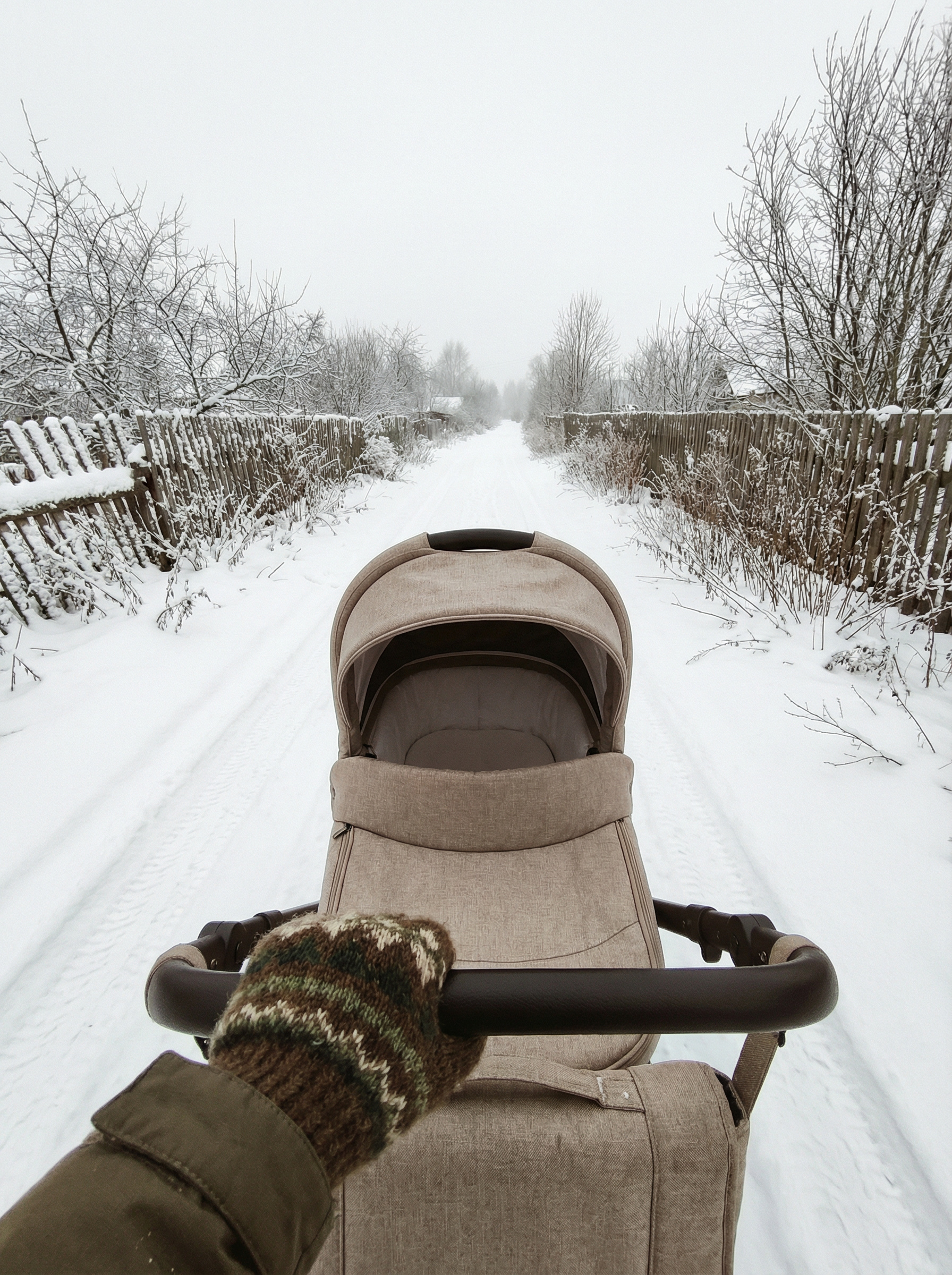 Наші жінки — вони такі. Все потихеньку терплять, поки можуть, продовжують мовчки працювати, а потім